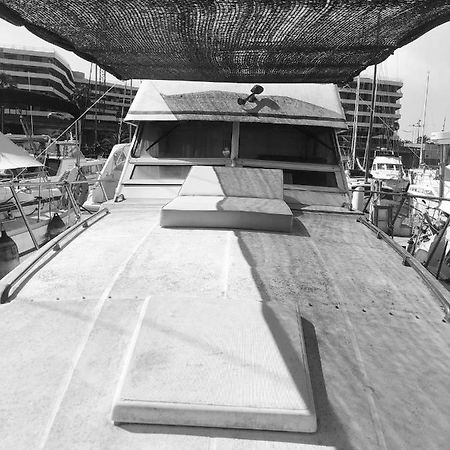 Encantador Barco En Barcelona Sant Adria de Besos Dış mekan fotoğraf