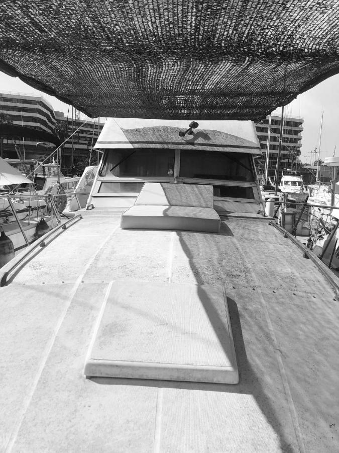 Encantador Barco En Barcelona Sant Adria de Besos Dış mekan fotoğraf