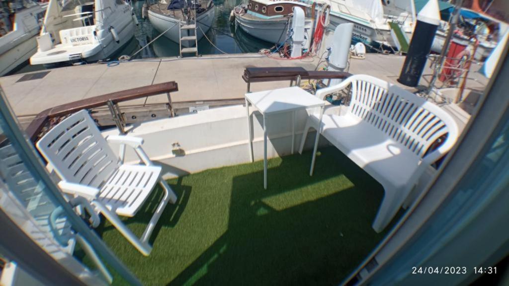 Encantador Barco En Barcelona Sant Adria de Besos Dış mekan fotoğraf
